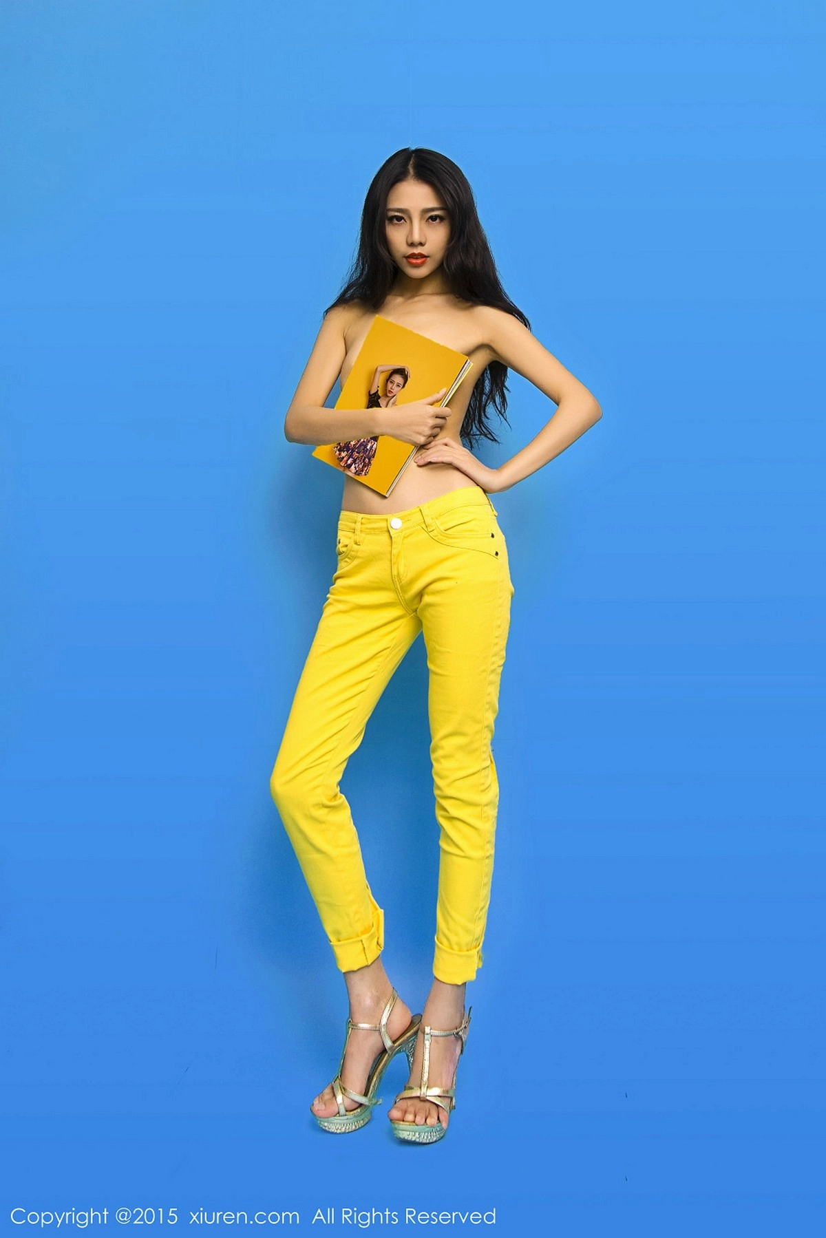 [XiuRen秀人网]No.297_性感女神HONEYAL书本挡胸半裸秀豪乳完美诱惑写真50P-秀人集