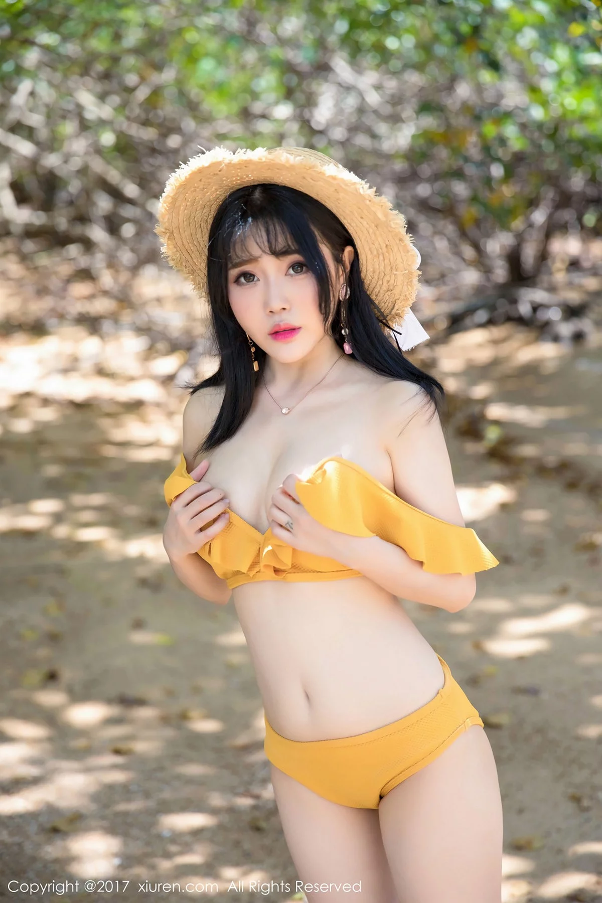 [XiuRen秀人网]No.855_嫩模兜豆靓Youlina甲米旅拍户外比基尼+薄纱湿身诱惑写真48P-秀人集