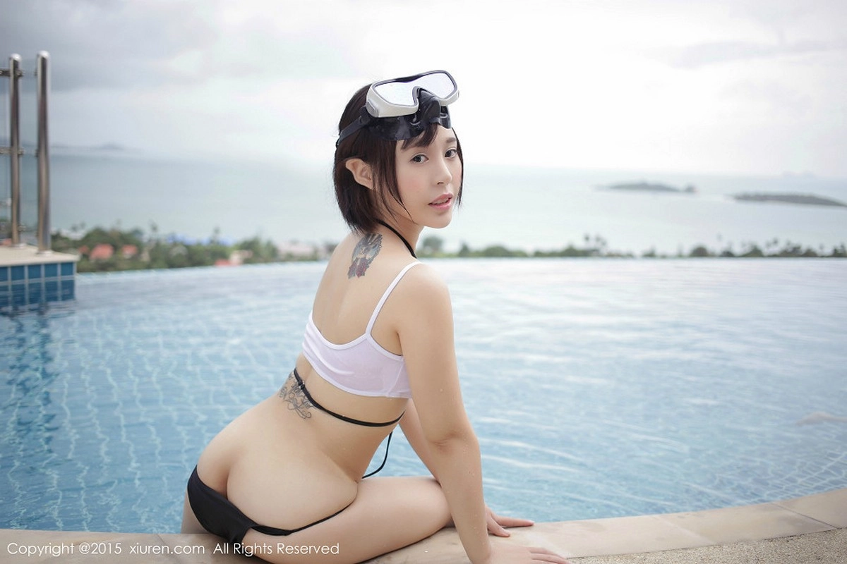[XiuRen秀人网]No.434_嫩模Evelyn艾莉苏梅岛旅拍泳池边性感比基尼豪乳写真53P-秀人集
