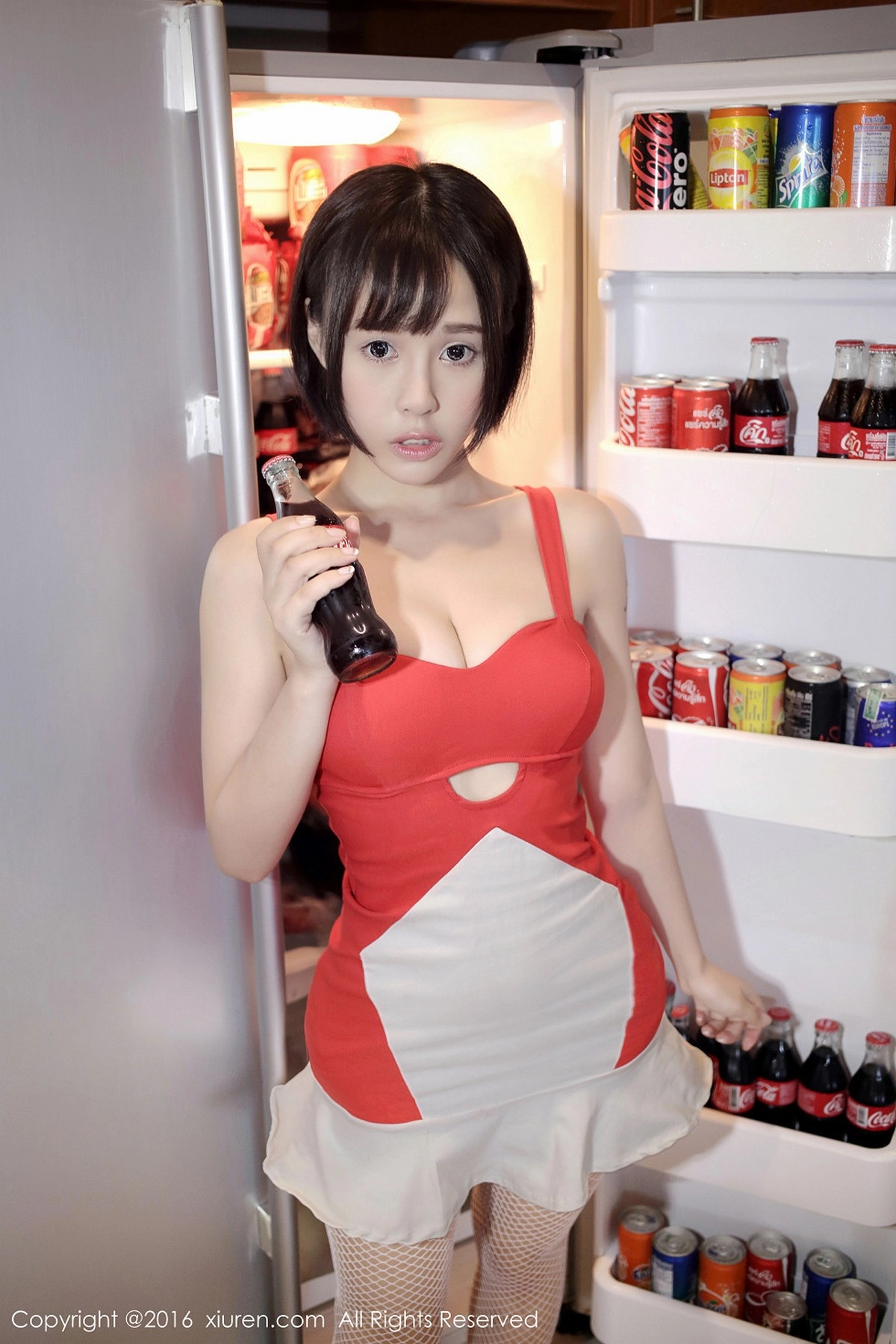 [XiuRen秀人网]No.665_嫩模Evelyn艾莉苏梅岛旅拍性感小红裙秀白丝渔网腿袜写真40P-秀人集