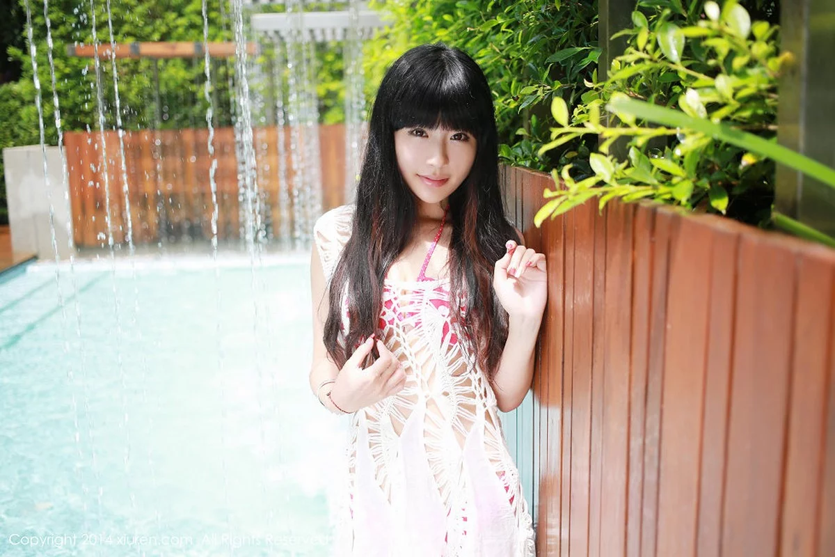 [XiuRen秀人网]No.183_平面模特刘雪妮verna泰国旅拍红色圆点比基尼性感写真62P-秀人集