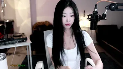 2025-10-06_06-22-25 – bumzi98 – BJ 하니니♥-秀人集