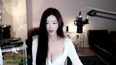 2025-10-17_04-30-12 – bumzi98 – BJ 하니니♥-秀人集
