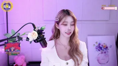 2025-12-17_22-02-39 - heemon - BJ 도희-秀人集